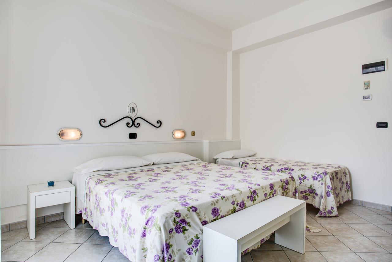 Ancora Hotel & Residence Cattolica Buitenkant foto