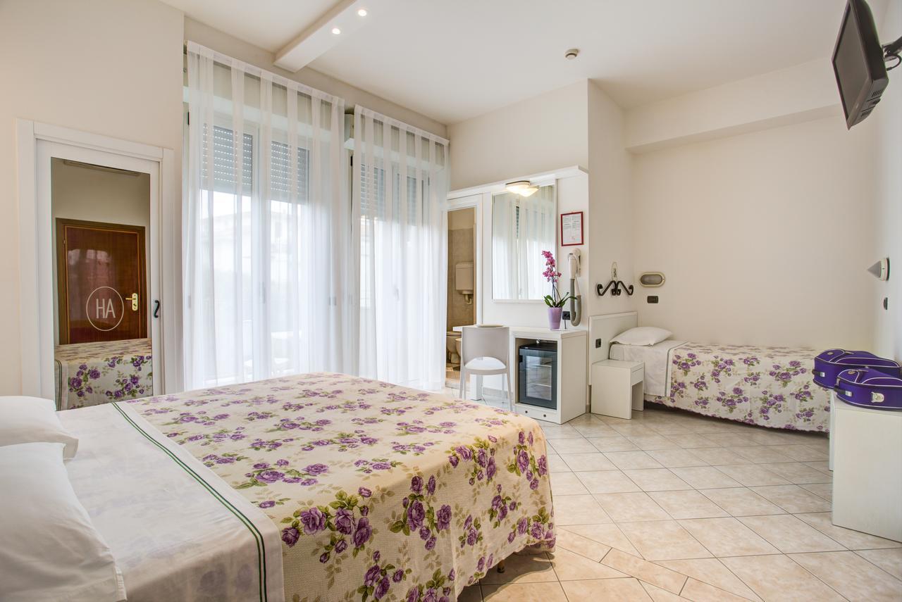 Ancora Hotel & Residence Cattolica Buitenkant foto