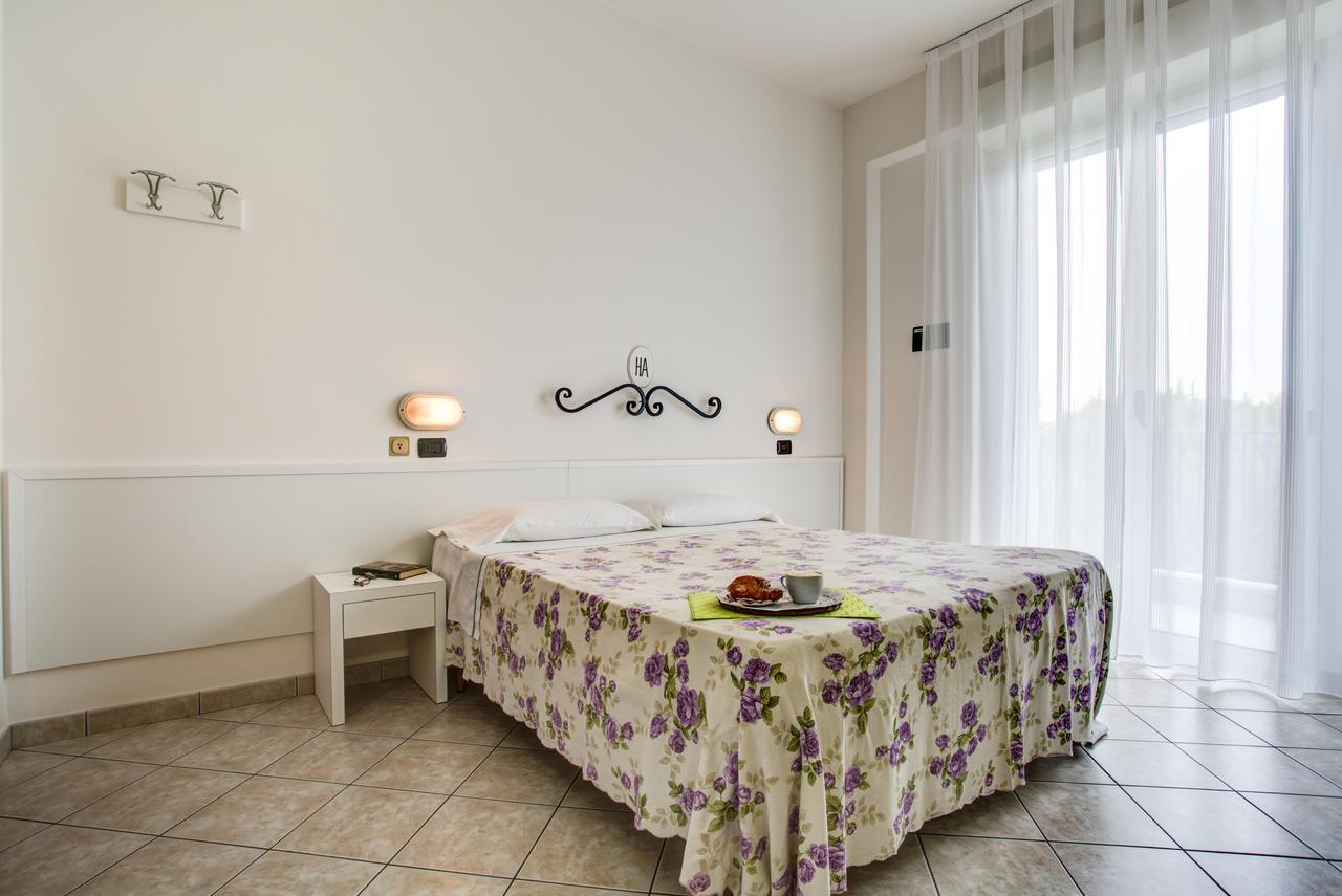 Ancora Hotel & Residence Cattolica Buitenkant foto